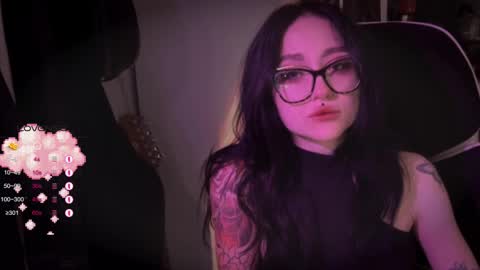 Snapshot of drillhouse_ chatting on 09/10/25, 06:57 Tara  Sonny online show from 09/10/25, 06:57