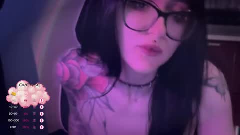 Snapshot of drillhouse_ chatting on 09/16/25, 05:19 Tara  Sonny online show from 09/16/25, 05:19