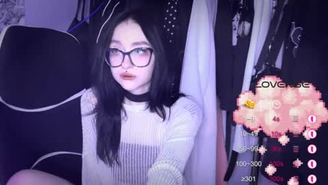 Snapshot of drillhouse_ chatting on 10/12/25, 02:43 Tara  Sonny online show from 10/12/25, 02:43