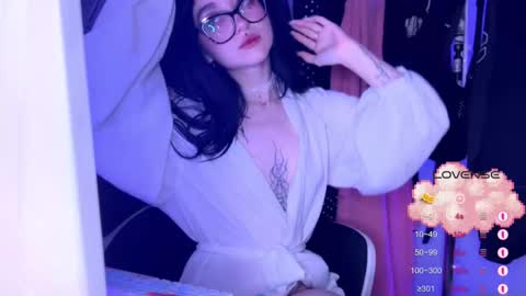 Snapshot of drillhouse_ chatting on 10/18/25, 04:04 Tara  Sonny online show from 10/18/25, 04:04