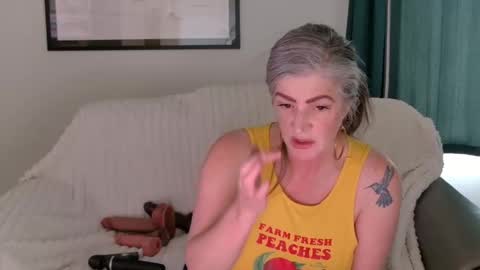 Snapshot of drippingwetgoddess chatting on 04/27/26, 03:32 Angie online show from 04/27/26, 03:32