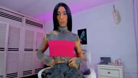 Snapshot of drippyorlove chatting on 12/16/25, 07:41 drippyorlove online show from 12/16/25, 07:41