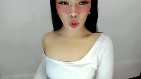 miss. Erika online show from 09/26/25, 05:22