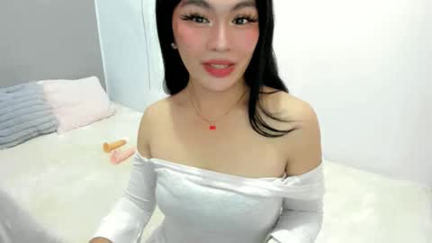 miss. Erika online show from 11/10/25, 05:28