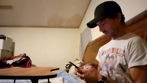 Snapshot of dritylilboy chatting on 01/26/25, 04:09 Inexperienced catfish online show from 01/26/25, 04:09