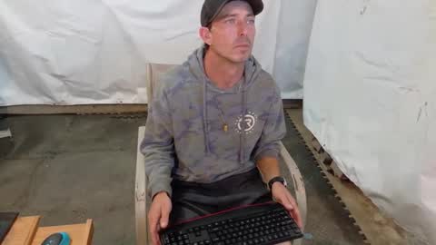 Snapshot of dritylilboy chatting on 05/03/26, 05:08 Inexperienced catfish online show from 05/03/26, 05:08