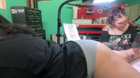 Snapshot of drizzypeach602 chatting on 04/15/26, 06:31 Drizzypeach602 online show from 04/15/26, 06:31