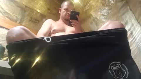 Snapshot of droc1824 chatting on 09/21/25, 06:15 droc1824 online show from 09/21/25, 06:15