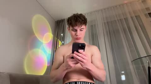 Snapshot of droll_guy chatting on 02/01/26, 03:43 droll_guy online show from 02/01/26, 03:43