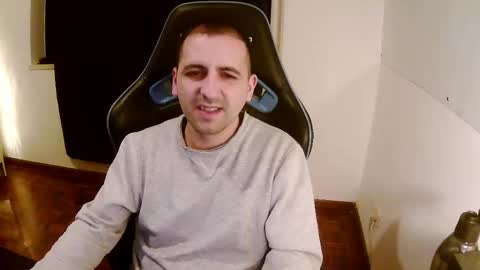 Snapshot of droooooones chatting on 02/16/25, 12:30 droooooones online show from 02/16/25, 12:30