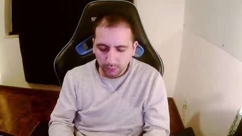 Snapshot of droooooones chatting on 02/25/25, 11:44 droooooones online show from 02/25/25, 11:44