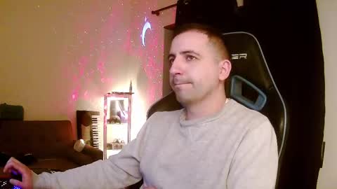 Snapshot of droooooones chatting on 03/08/25, 11:49 droooooones online show from 03/08/25, 11:49