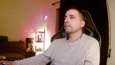 Snapshot of droooooones chatting on 03/10/25, 11:49 droooooones online show from 03/10/25, 11:49