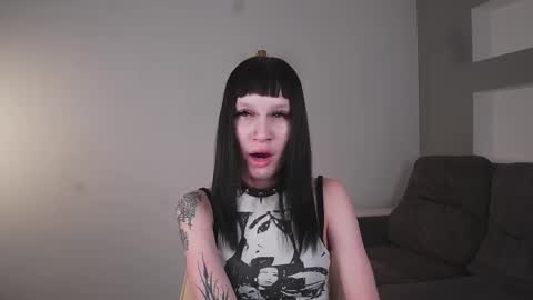 Luna online show from 11/27/25, 07:10