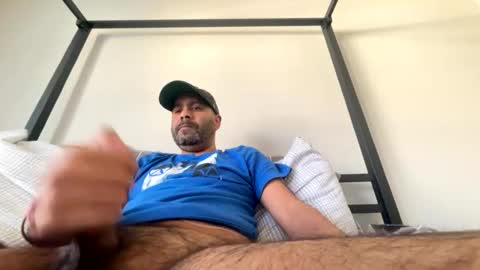 Snapshot of drspunkalott chatting on 01/21/25, 08:32 drspunkalott online show from 01/21/25, 08:32