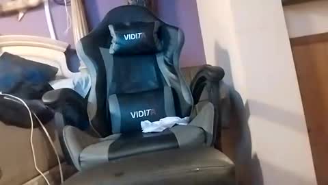 dtrain6969420 online show from 10/24/25, 02:19