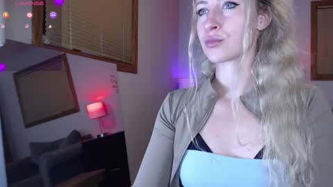 Snapshot of dualipa_unseen chatting on 09/09/25, 06:02 dualipa_unseen online show from 09/09/25, 06:02