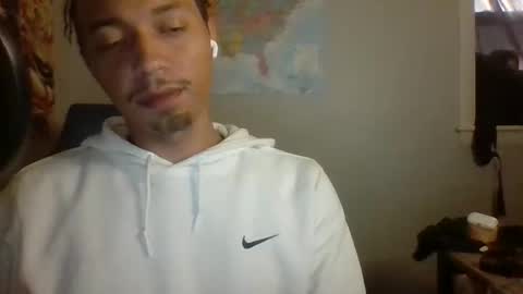 Snapshot of dubz07 chatting on 11/05/25, 05:24 dubz07 online show from 11/05/25, 05:24