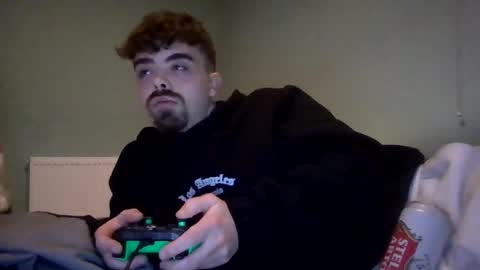 dude106954 online show from 02/24/26, 12:52