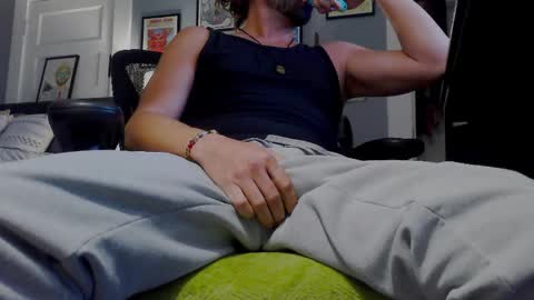 Snapshot of dude_b_horny chatting on 04/04/26, 02:03 Oliver online show from 04/04/26, 02:03