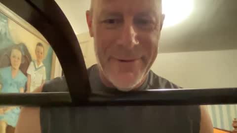 Snapshot of dudeinnh chatting on 09/19/25, 12:23 Steve online show from 09/19/25, 12:23