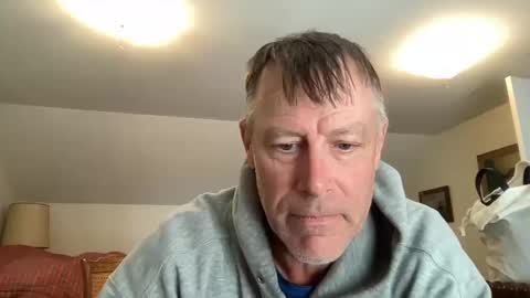 Snapshot of dudeinnh chatting on 10/11/25, 02:37 Steve online show from 10/11/25, 02:37