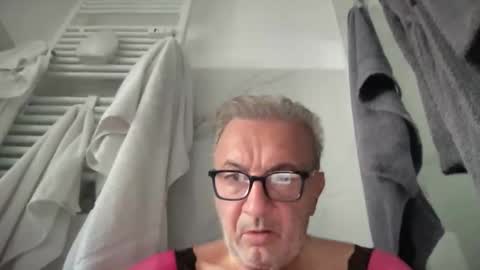 Snapshot of duglas650 chatting on 09/18/25, 09:33 duglas650 online show from 09/18/25, 09:33