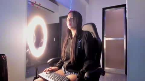 Snapshot of dulce_34 chatting on 02/17/26, 08:15 dulce online show from 02/17/26, 08:15