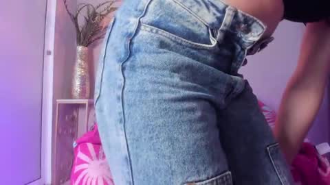 dulce__fiore07 online show from 09/14/25, 12:37