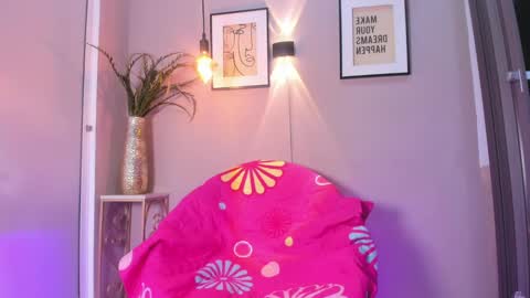 dulce__fiore07 online show from 09/17/25, 12:51