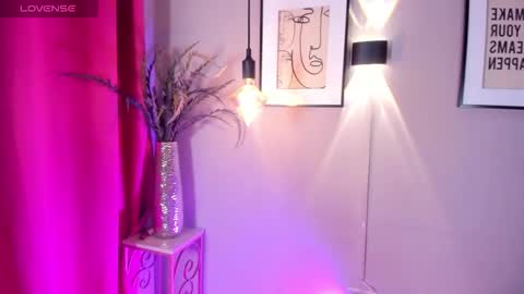 dulce__fiore07 online show from 11/20/25, 02:50