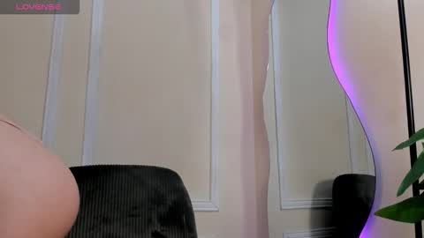 dulce__fiore07 online show from 12/01/25, 12:43