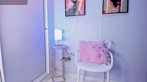 dulce__fiore07 online show from 02/13/26, 12:12