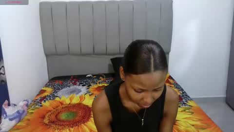 Snapshot of dulce_camx chatting on 07/10/26, 03:22 dulce_camx online show from 07/10/26, 03:22