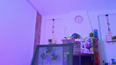 Snapshot of dulce_celeste15 chatting on 03/13/26, 05:52 C E L E S T E online show from 03/13/26, 05:52