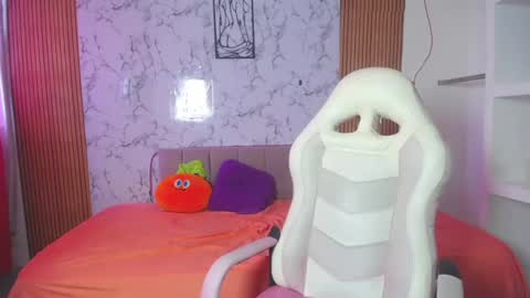 dulce online show from 02/16/26, 05:09