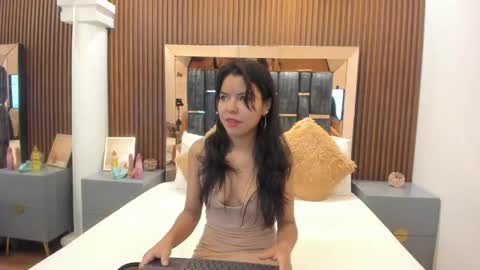Snapshot of dulce_glamor_ chatting on 05/20/26, 12:00 Dulce online show from 05/20/26, 12:00