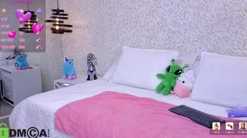 dulce_isabel_ online show from 05/07/26, 03:45
