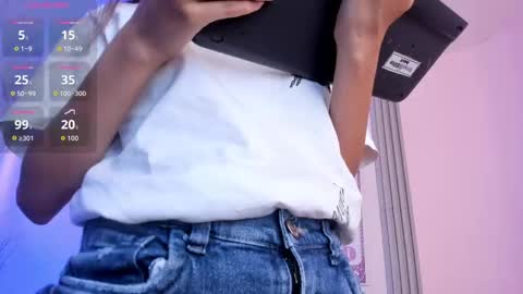 dulce_quintana online show from 10/07/25, 12:24