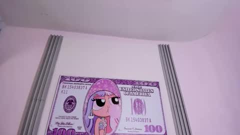 dulce_quintana online show from 10/19/25, 12:06