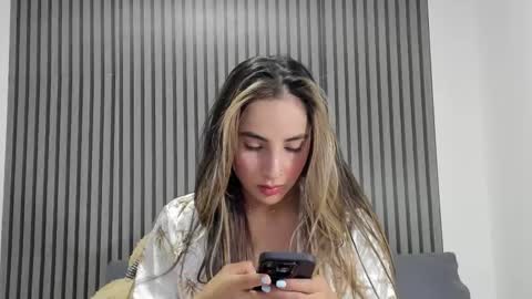Dulce  online show from 10/21/25, 10:27