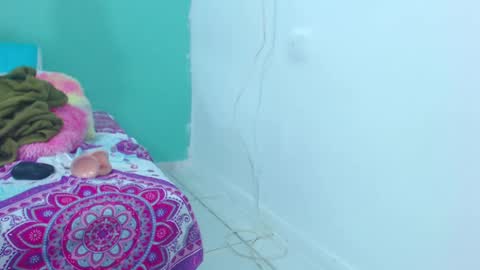 Snapshot of dulce_sexy21 chatting on 03/06/25, 12:32 dulce_sexy21 online show from 03/06/25, 12:32