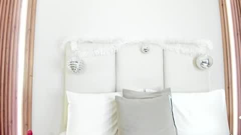 Snapshot of dulcecoleman chatting on 12/19/25, 11:23 Dulce online show from 12/19/25, 11:23