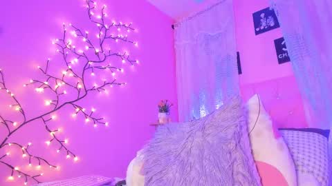 Snapshot of dulcegiirl chatting on 03/06/25, 06:41 DulceGirl online show from 03/06/25, 06:41