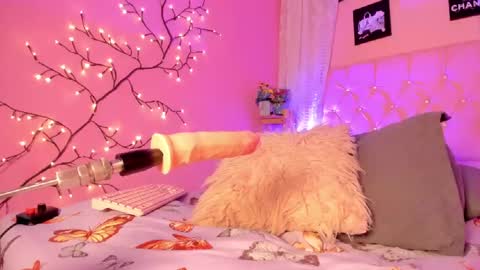 Snapshot of dulcegiirl chatting on 09/24/25, 06:55 DulceGirl online show from 09/24/25, 06:55