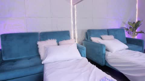 Dulce  online show from 02/25/26, 07:23