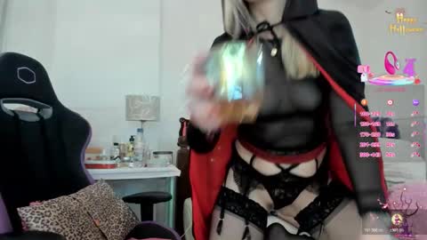 Snapshot of dulcejulia chatting on 10/30/25, 09:15 Sweetnina online show from 10/30/25, 09:15