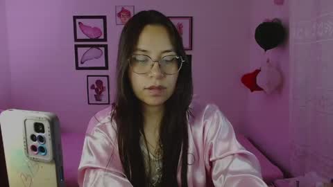 Dulce online show from 05/19/26, 01:56