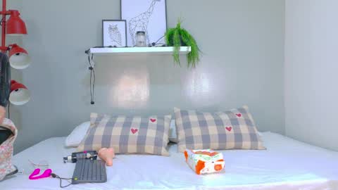 Snapshot of dulcesexy__ chatting on 04/06/26, 07:48 Dulce Sexy online show from 04/06/26, 07:48