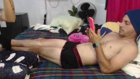 Snapshot of dulcetentations chatting on 03/17/26, 01:43 shany y alan online show from 03/17/26, 01:43